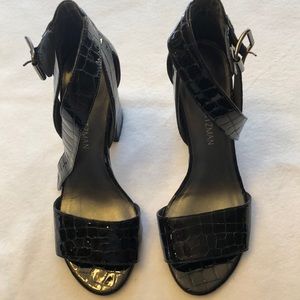 Stuart Weitzman Chunky Black Embossed Sandals. Size 7.5.